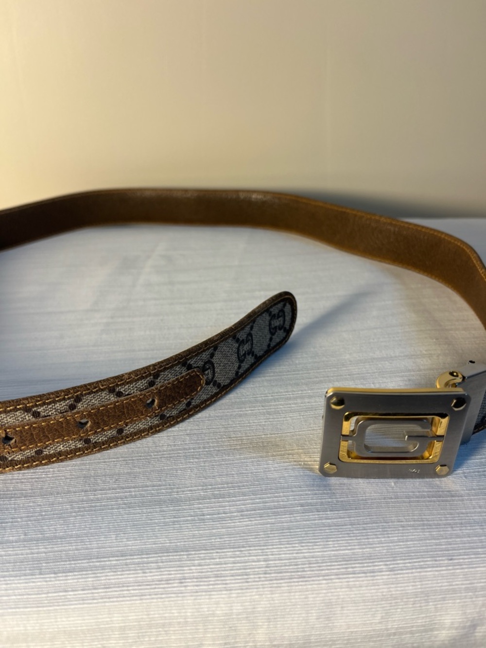 Gucci Brown and Gray Monogram Belt with Two-Tone G Buckle - Picture 3 of 11